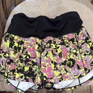 Floral Women's Shorts - Black and Pink